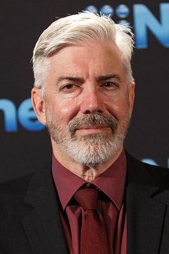 Shaun Micallef interpreta RE3F (voice)