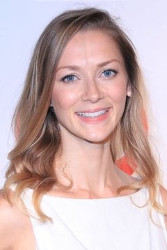 Ashleigh Harrington interpreta Cassie