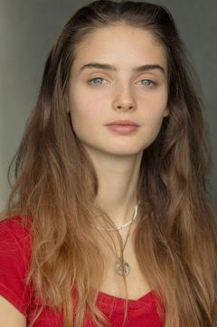 Gia Hunter interpreta Erin