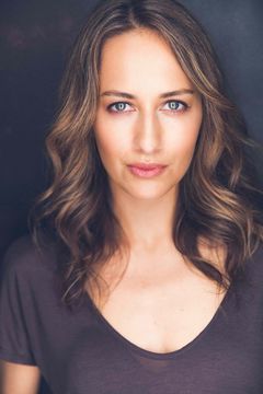 Ana Cecilia Stieglitz interpreta Ava