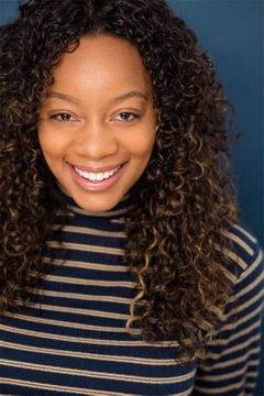 Emonie Ellison interpreta Young Anita