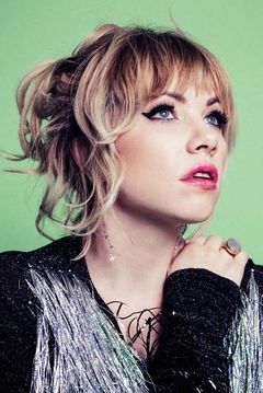 Carly Rae Jepsen interpreta Odette (voice)