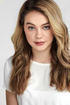 Molly Grace interpreta Rebecca Foley