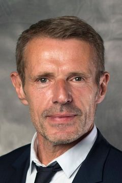 Lambert Wilson interpreta Finch