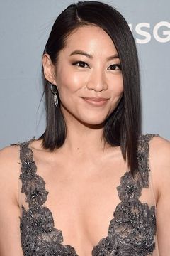Arden Cho interpreta Kira Yukimura