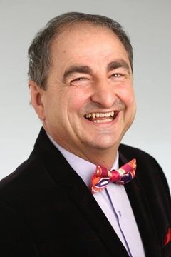 Vasile Muraru interpreta Uncle Romică