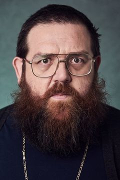 Nick Frost interpreta Bruce