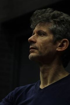 François Testory interpreta Paris Vampire