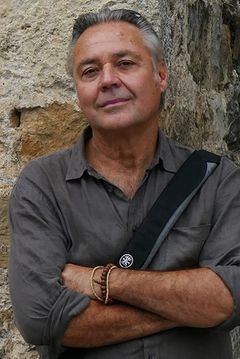 Doane Gregory interpreta Terry the Photographer