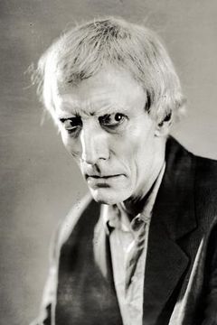 Nigel De Brulier interpreta Townsman at Zeke's Recitation (uncredited)