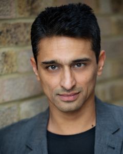 Avin Shah interpreta Co-Pilot