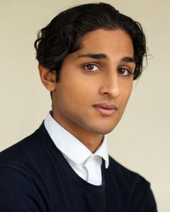 Dillon Mitra interpreta Mukthar Kadam