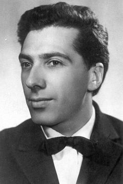 Sergei Yursky interpreta First inspector