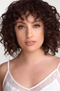 Cassandra Consiglio interpreta Acapella Singer