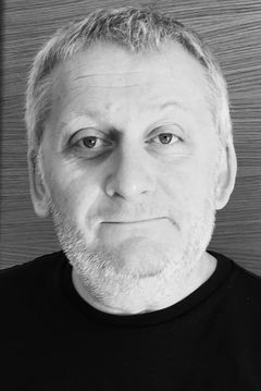 Vincent Roget interpreta Le russe