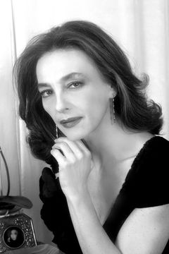 Maria Rosaria Omaggio interpreta Anna
