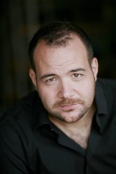 Guillaume Bouchède interpreta Steward