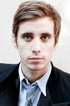 Alexis Jacquin interpreta Young Man