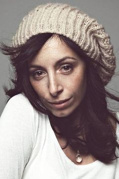Maureen Diot interpreta Cristelle