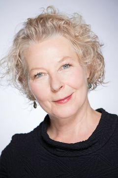 Stella Gonet interpreta Mrs Nickleby