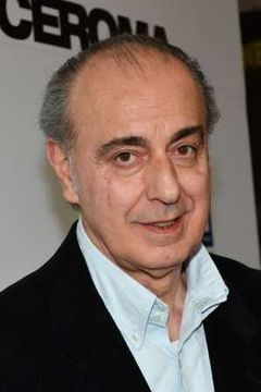 Armando De Razza interpreta maestro di cerimonie