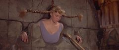 Almut Berg interpreta Cynara