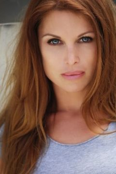 Jasi Cotton Lanier interpreta Rose