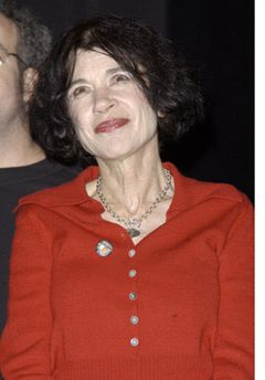 Pamela Gordon interpreta Wyatt's Mother
