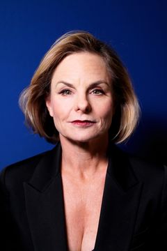 Rebecca Massey interpreta Clare