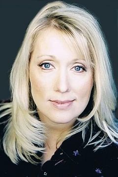 Antoinette Spolar interpreta Cultured Saleswoman