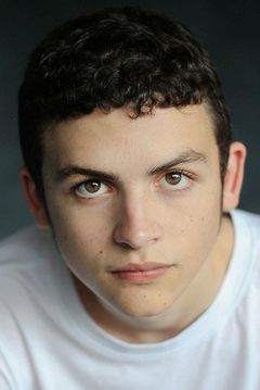 Isaiah Zev interpreta Youth 3