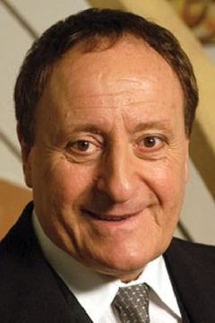 Roberto Carnaghi interpreta Román Robles