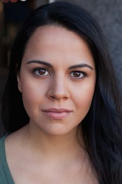 Viviana Chavez interpreta Desiree (uncredited)