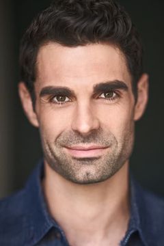 Joe Chambrello interpreta Carmen