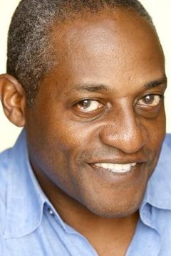 Darryl Alan Reed interpreta Bus Driver