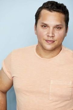 Michael Rivera interpreta Dominican Nada Puerto Rican