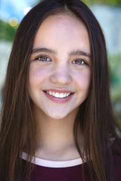 Sienna Novikov interpreta Emma Levesque