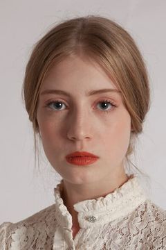 Maria Camilla Brandenburg interpreta Rebecca