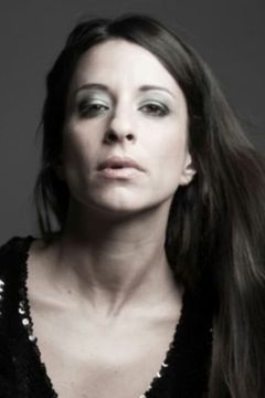 Angelica Di Majo interpreta Vera