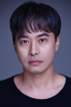 Son Sang-gyu interpreta Papyrus Paper HR Manager