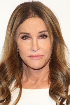 Caitlyn Jenner interpreta Skip Bayflick (as Bruce Jenner)