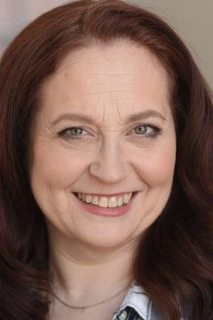 Bettina Skye interpreta Drug Store Clerk (uncredited)