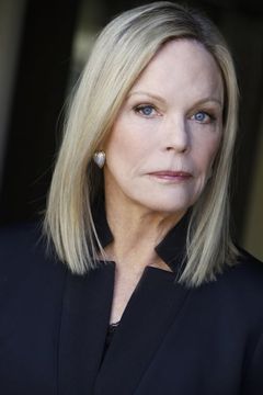 Cathy Worthington interpreta Woman in Furs