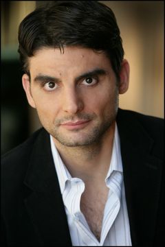 Ross Benjamin interpreta P.A. #2