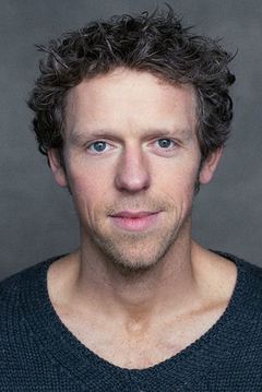 Richard Thomson interpreta Derrick