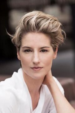 Kate Tydman interpreta Lady Thomas Lucy