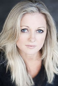 Simone Buchanan interpreta Patrick's Mother