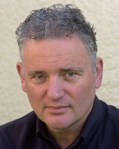 Stephen Ballantyne interpreta Emil (voice)