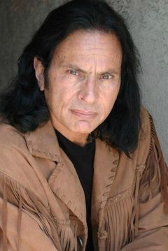 Joseph Billingiere interpreta Old Cherokee (as Joe Billingiere)