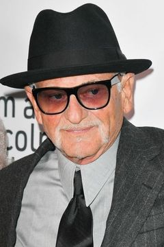 Joe Pesci interpreta Leon Bernstein